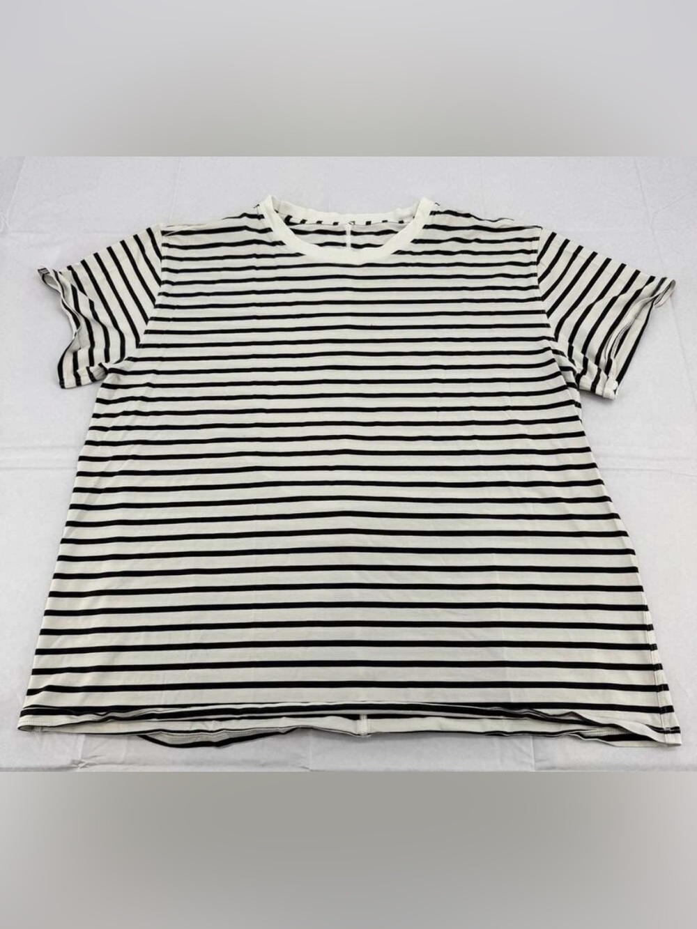 Lululemon Striped Short Sleeve Crew Neck T-Shirt